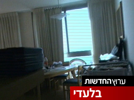 זירת הרצח בחדר המלון (צילום: חדשות 2)