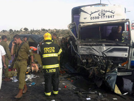 תאונת משאית. ארכיון (צילום: סוכנות תצפית)