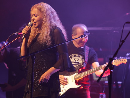 דני סנדרסון ומזי כהן בפסטיבל ימי זמר בחולון (צילום: ענבל צח)