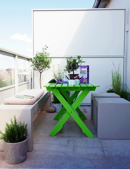 מרפסת, ריהוט, שולחן ירוק (צילום: hitta-hem.blogspot.se)