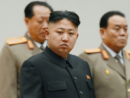קים ג'ונג און במדים צילום רויטרס (צילום: רויטרס)