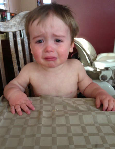 צ'ארלי בוכה - סתם ככה (צילום: גרג פמברוק מתוך הבלוג reasonsmysoniscrying)