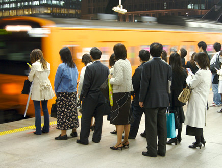 רכבת בטוקיו, טוקיו (צילום: אימג'בנק / Thinkstock)