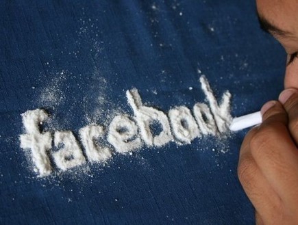 פייסבוק, סמים