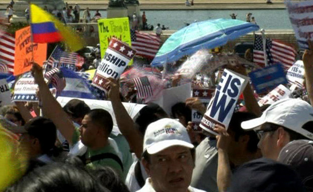מפגינים בדרישה לאזרחות בארה"ב (צילום: noon)