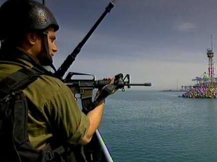 חיל הים מאבטח את אסדות הקידוח (צילום: חדשות 2)