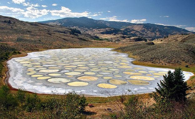 מבט מלמעלה, האגם המנוקד