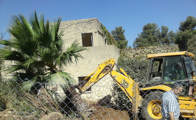 בית קוממי, לפני (צילום: נועם דויד)