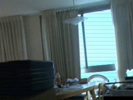 חדר המלון ממנו הושלכה צ'אקול (צילום: חדשות 2)