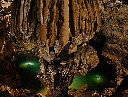 מאירים במים, המערה הגדולה בעולם