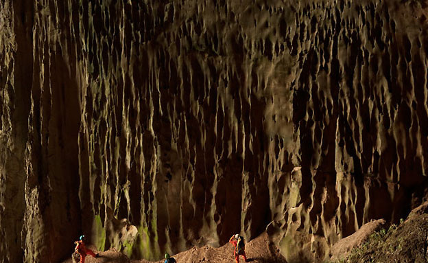 מבפנים, המערה הגדולה בעולם