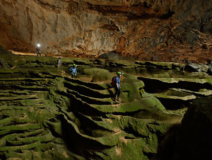 מטפסים, המערה הגדולה בעולם (צילום: lostateminor.com)