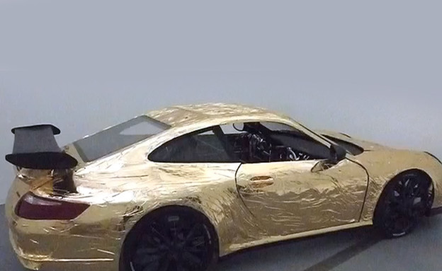 תערוכת מכוניות במוזיאון