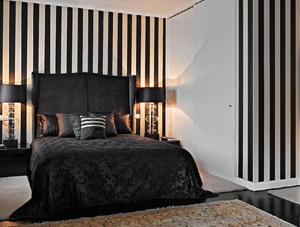 קירות פסים, שחור לבן מיטה (צילום: blog.bedding-wizard.co.uk)