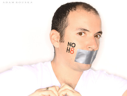 שי דויטש קמפיין נגד הומופוביה (צילום: NOH8 אדם בוסקה )