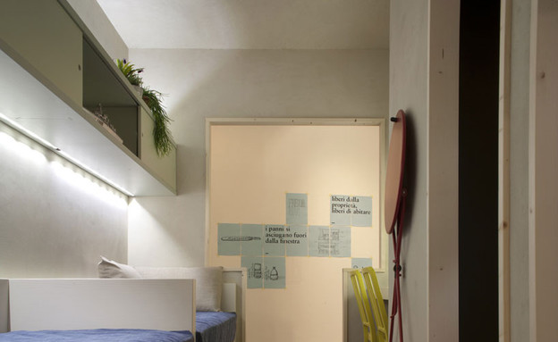 בית כלא, מיטות (צילום: www.freedomroom.org)