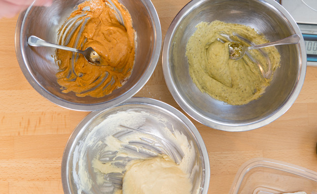 שלוש בלילות צבעוניות שלוש בלילות צבעוניות