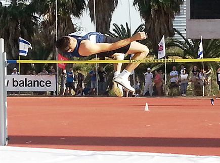 אברבוך קופץ לגובה (צילום: איגוד האתלטיקה) (צילום: ספורט 5)