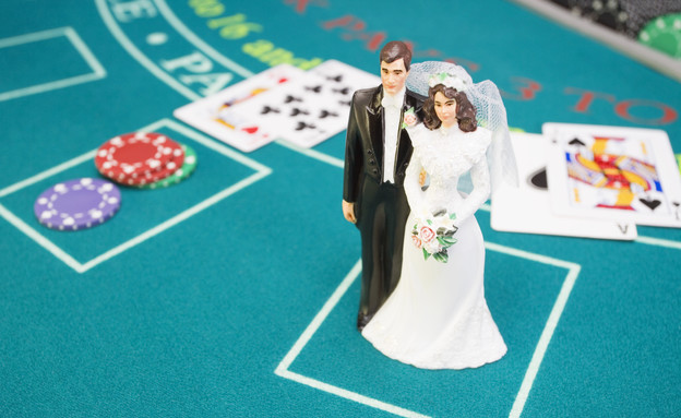 הימורים, חתונות בחול (צילום: אימג'בנק / Thinkstock)