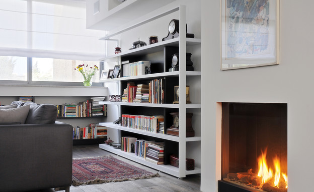 בית בשרון, סלון ספרייה