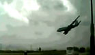 המטוס רגעים לפני ההתרסקות (צילום: מתוך יוטיוב)
