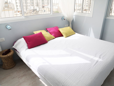 גבעתיים, חדר שינה מיטה (צילום: אורטל דהן)