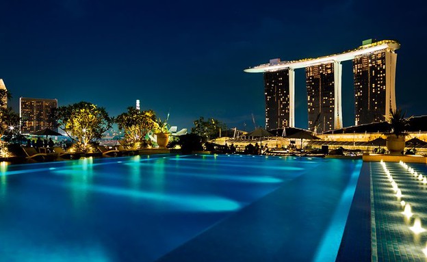 בריכות, אורות לילה (צילום: fullerton bayhotel)