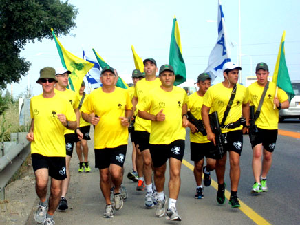 רץ עם החיילים, האלוף יאיר גולו (צילום: דו