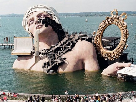 אופרה על המים, אישה (צילום: fundir.org)