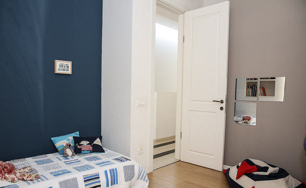 מירי דנקנר, חדר ילדים מיטה