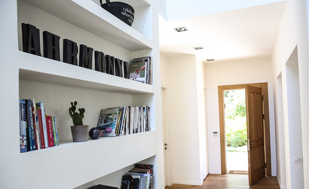 מירי דנקנר, כניסה מדפים