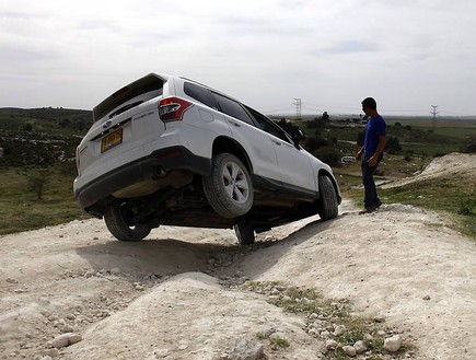 מבחן ג'יפוני הנעה כפולה (צילום: נעם וינד)