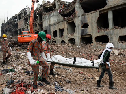עבודות החילוץ בבנגלדש (צילום: ap)