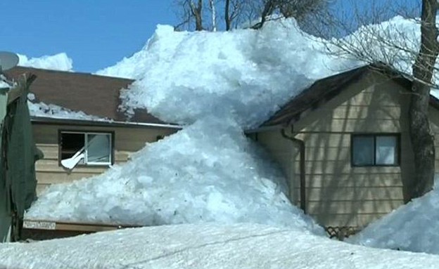 קיר קרח בקנדה (צילום: dailymail.co.uk)