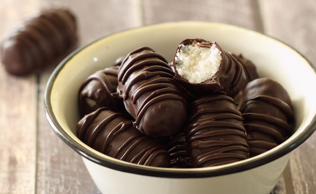 חטיף קוקוס ושוקולד (צילום: חן שוקרון, אוכל טוב)