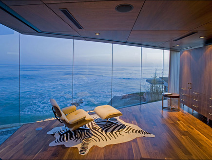 בית בקליפורניה, כיסא הדום (צילום: www.jonathansegalarchitect.com)