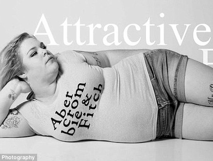 ג'ס אם בייקר- מושכת ושמנה (צילום: dailymail.co.uk)