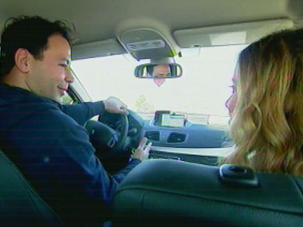 אריק זאבי במכונית החשמלית, ארכיון (צילום: חדשות 2)