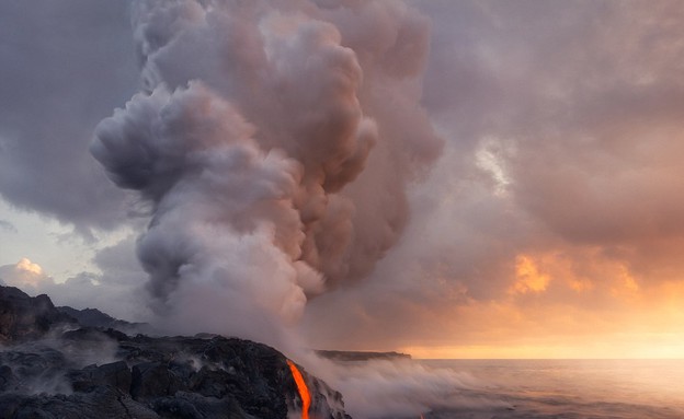 הר הגעש מתפרץ בפוטושופ