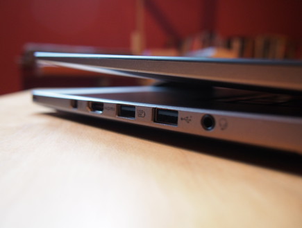 מחשב Acer Aspire R (צילום: ניב ליליאן)