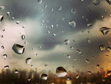 באסה טיפות גשם (צילום: האח הגדול)