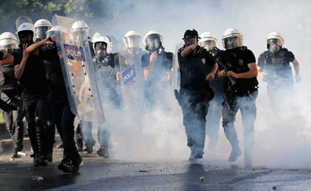 מהומות טורקיה (צילום: חדשות 2)