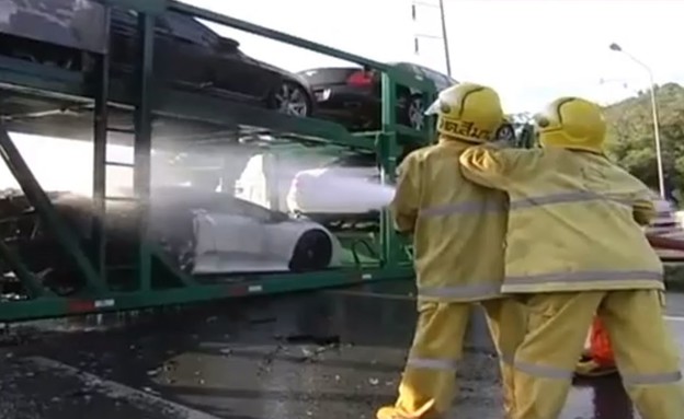 שריפה מכוניות ספורט תאילנד