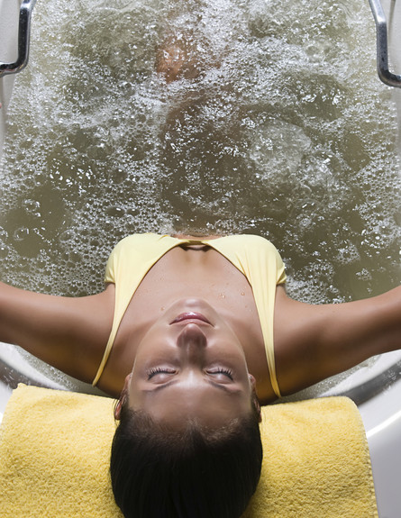 אישה בג'קוזי- אורגזמה אישה בג'קוזי- אורגזמה