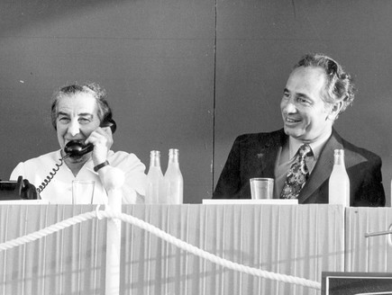 שמעון פרס וגולדה מאיר 1974 (צילום: אימג'בנק/GettyImages)
