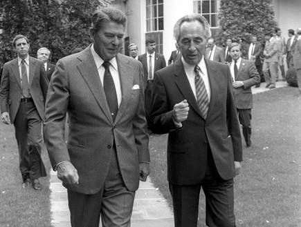 שמעון פרס ורייגן 1984 (צילום: אימג'בנק/GettyImages)