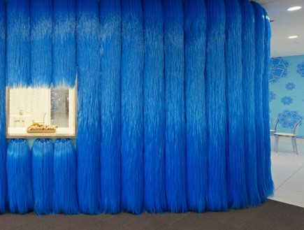גוגל יפן, חדר כחול (צילום: klein-dytham)