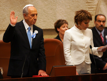שמעון פרס מושבע לנשיאות המדינה ב-2007