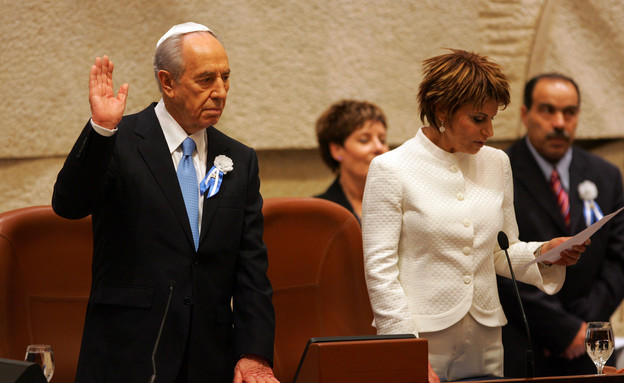 שמעון פרס מושבע לנשיאות המדינה ב-2007