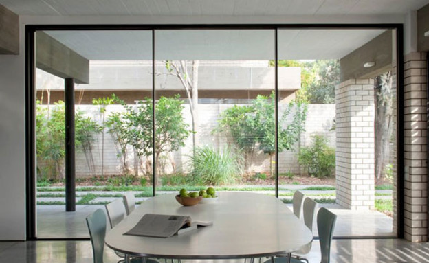 בית פיצו, פינת אוכל חלון